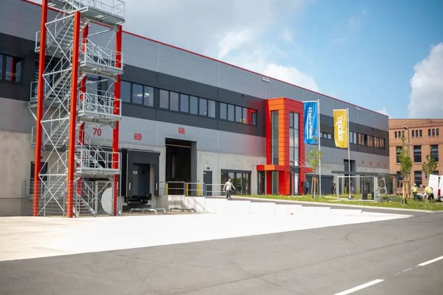 Lagerstandort und Firmengebäude von Solarhandel24 in Düsseldorf-Reisholz